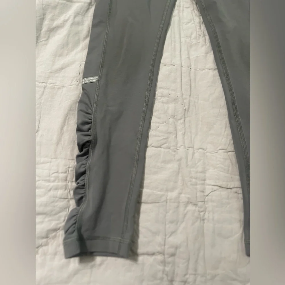 Ivivva Size  6 Leggings Gray Blue Green Rusched Legs
